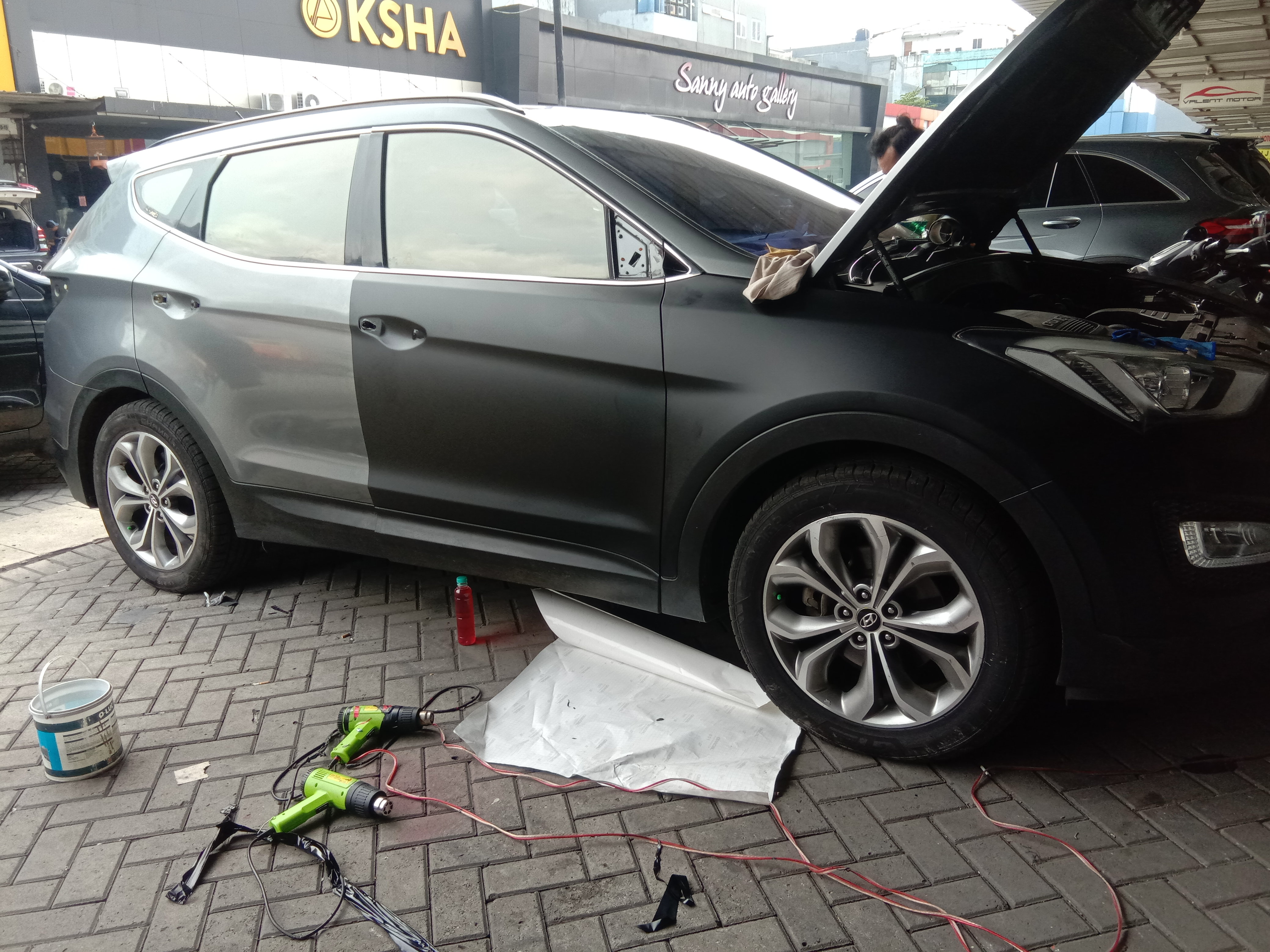 Wrapping Mobil Cempaka Putih