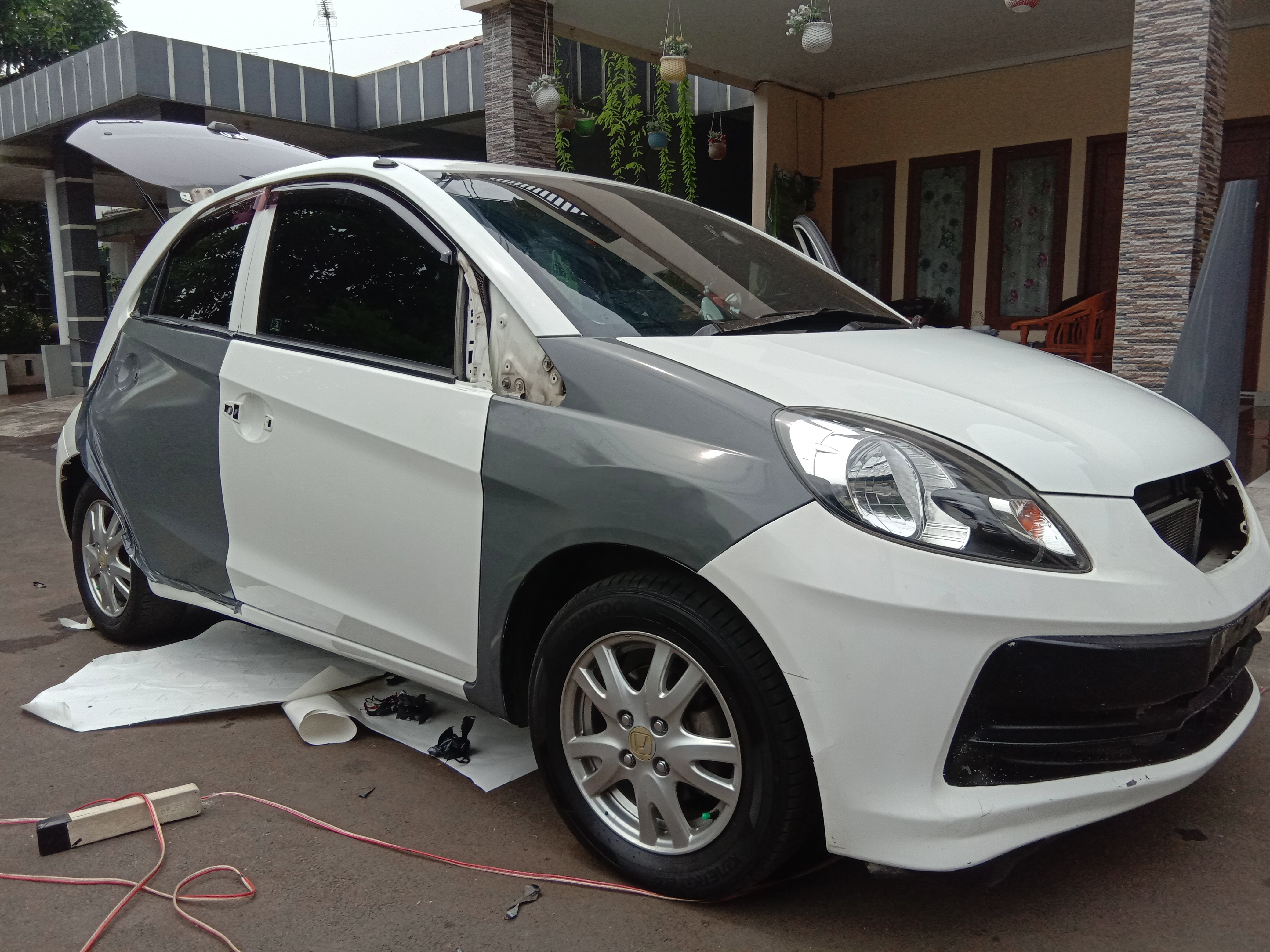 Jasa pasang wrapping sticker mobil