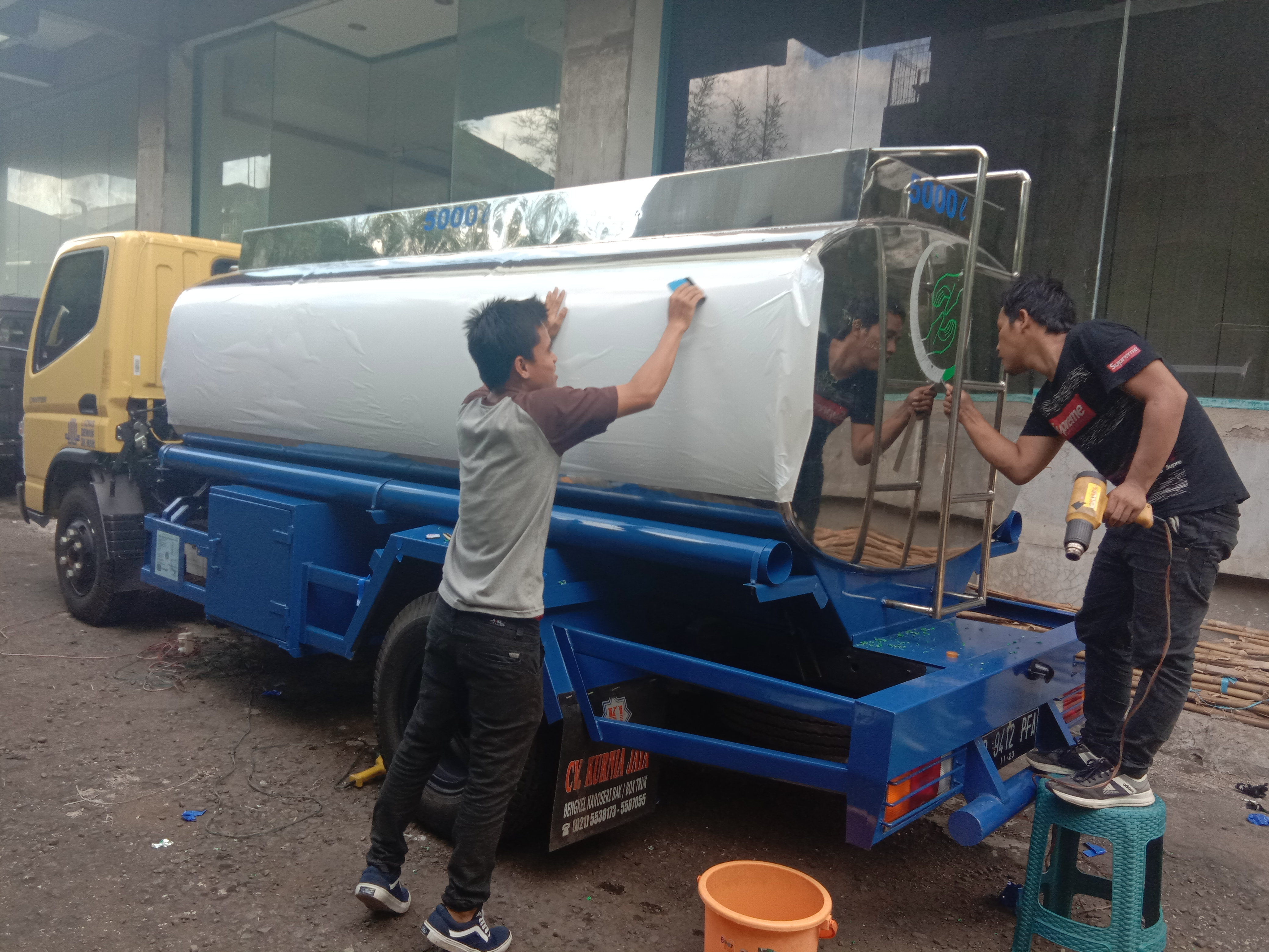 Wrapping Sticker Mobil Jakarta timur