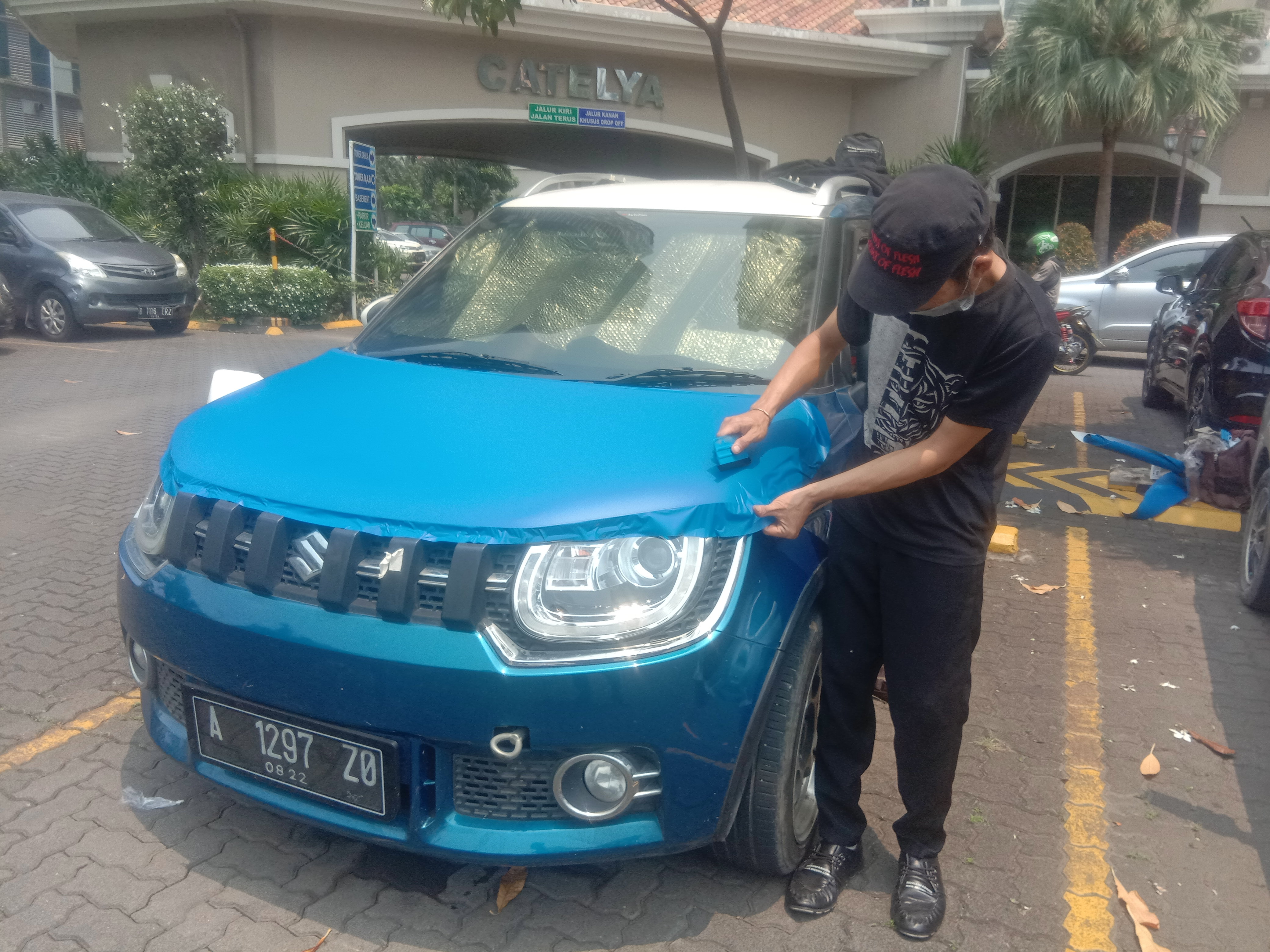 Wrapping Mobil Cempaka Putih