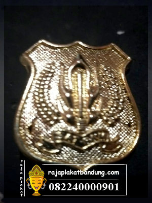 Emblem polisi, plakat polisi, emblem kuningan, jual plakat, plakat bandung, plakat kristal, jual plakat bandung, plakat custom, plakat keren, plakat murah, plakat wedding, plakat kantor, plakat custom, plakat wedding, plakat wisuda, plakat kenang kenangan, plakat polisi, plakat resin, plakat kristal, plakat kuningan, plakat kayu, plakat timah,