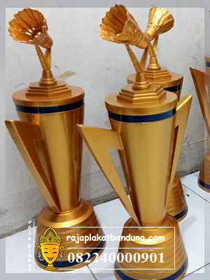 piala bulutangkis, piala bandminton, jual piala bulutangkis, piala custom, toko piala bulutangkis terdekat