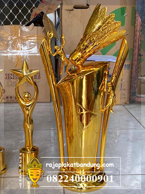 piala bulutangkis, piala badminton, piala mewah, piala bandung, piala custom, jual piala bandung, piala resin