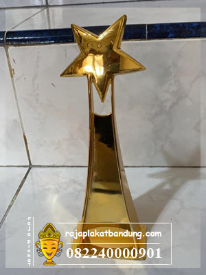 piala custom, piala bintang, piala bandung, piala emas, piala bandung, piala murah, jual piala, piala berkualitas