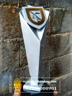 plakat resin piala, resin, plakat bandung, contoh plakat resin, contoh piala resin