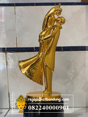 piala custom, jual piala custom, toko piala custom, contoh piala custom, souvenir pernikahan, piala pernikahan, plakat pernikahan, souvenir mewah, souvenir wedding, plakat wedding, piala wedding, souvenir wedding, piala custom, wedding gift