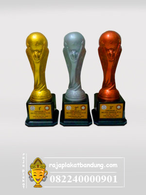 piala sepakbola, piala resin, piala custom, piala bandung, piala berkualitas, piala sepak bola, piala bola, piala bergilir, piala turnamen, piala liga