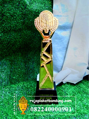 piala perusahaan, souvenir perusahaan, pllakat perusahaa, souvenir corporate, piala corporate, plakat corporate, piala bandung, piala wedding organizer, piala wo bogor, piala penghargaan wo, piala wo, plakat wo, plakat wedding organizer