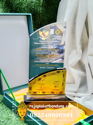 plakat unpar, plakat unpad, plakat universitas, plakat kampus, plakat mahasiswa, plakat upi, plakat itb, plakat itenas, plakat widyatama, plakat politeknik, plakat institut, plakat akrilik, jual plakat akrilik, contoh plakat akrilik, desain plakat akrilik, harga plakat akrilik, plakat akrilik custom, plakat perusahaan, plakat pemerintah, plakat univesitas, plakat akrilik bandung, harga plakat akrilik, akrilik universitas, piala akrilik, desain piala akrilik, contoh piala akrilik, plakat akrilik custom, piala custom, piala bandung