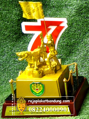 piala rindam siliwangi, miniatur rindam siliwangi, piala tentara, piala tni, piala resin, miniatur tentara, miniatur tni, miniatur macan, miniatur macan kumbang, miniatur secapa ad, miniatur resin, miniatur singa, plakat singa, plakat tentara