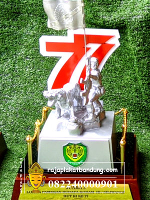 piala resin, toko piala resin, jual piala resin, piala rindam siliwangi, miniatur rindam siliwangi, piala tentara, piala tni, piala resin, miniatur tentara, miniatur tni, miniatur macan, miniatur macan kumbang, miniatur secapa ad, miniatur resin, miniatur singa, plakat singa, plakat tentara