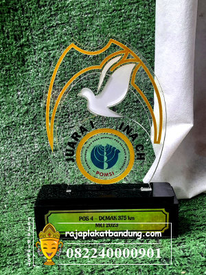 piala pomsi, piala akrilik, piala merpati, piala merpati akrilik, piala burung, piala kontes burung, piala lovebird, piala kenari, piala gantangan, piala akrilik burung, piala akrilik bandung, piala akrilik, piala kejuaraan, piala bandung, piala premium, piala custom, piala akrilik pomsi, piala pomsi, plakat pomsi, plakat akrilik, plakat akrilik pomsi, desain piala akrilik, contoh piala akrilik