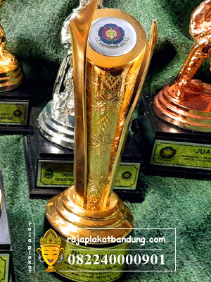 piala damkar, piala pemadam kebakaran, piala penghargaan, piala dinas, piala pemerintahan, piala logam, piala kuningan, piala olahraga, contoh piala penghargaan, desain piala penghargaan, toko piala penghargaan, toko piala bandung, desain piala sepakbola