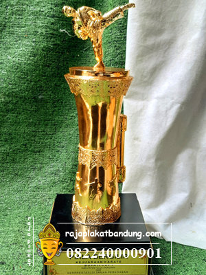 piala karate, piala olahraga, piala gulat, piala beladiri, piala taekwondo, piala silat, piala pencaksilat, piala olahraga beladiri, toko piala silat, pusat piala silat, desain piala silat, toko piala gulat, pusat piala gulat, jual piala gulat bandung