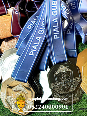 medali gubernur sumsel, medali gubernur, medali premium, contoh medali kuingan, medali kuningan, jual medali, medali akrilik, toko medali bandung, pusat medali bandung, medali mewah, contoh medali mewah, medali olahraga, medali sepakbola, medali badminton