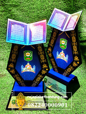 piala mtq siak, piala akrilik, piala stq, contoh piala mtq, desain piala mtq, piala mtq bandung, piala alquran, jual piala mtq, contoh piala mtq, jual piala custom, piala custom bandung, piala baca alquran, piala qiroah