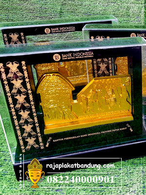 cinderamata bank indonesia, cinderamata bank, cinderamata bri, cinderamata perusahaan, cinderamata corporate, souvenir cinderamata, cinderamata bank mandiri, cinderamata, cinderamata bank bni, cinderamata bank bjb, cinderamata bank btn, cinderamata custom, contoh cinderamata perusahaan, contoh cinderamata corporate, plakat cinderamata, cinderamata bandung, jual cinderamata, plakat cinderamata bandung, toko cinderamata perusahaan, plakat custom, souvenir premium, souvenir custom, piala custom, rajaplakat bandung