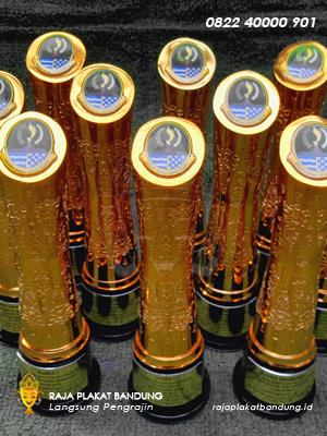 piala dispora, piala dinas pekan olahraga, piala olahraga, piala dinas, piala resin, piala resin custom, piala dispora custom, piala custom resin, custom piala resin, piala resin bandung, contoh piala resin, piala resin jakarta, piala resin murah, desain piala resin, piala resin terdekat, desain piala resin, piala resin perusahaan, piala resin dinas, piala resin dispora, piala custom, raja plakat bandung, souvenir premium