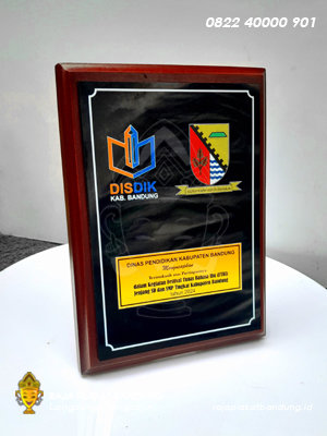 plakat disdik, plakat dinas pendidikan, souvenir disdik, souvenir dinas pendidikan, souvenir bandung, souvenir perusahaan, souvenir corporate, souvenir pemerintahan, souvenir dinas, souvenir kayu, souvenir cinderamata, souvenir custom, custom souvenir, souvenir corporate custom, custom souvenir corporate, souvenir perusahaan custom, custom souvenir perusahaan, souvenir perusahaan kayu, contoh souvenir perusahaan, desain souvenir perusahaan, contoh souvenir corporate, desain souvenir corporate, plakat custom, piala custom, raja plakat bandung