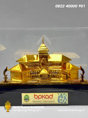 souvenir jawa barat, souvenir khas daerah, souvenir jawa barat, souvenir bandung, souvenir gedung sate, souvenir daera jawa barat, sovuenir gedung sate, souvenir kujang, souvenir khas bandung, plakat gedung sate, miniatur gedung sate, miniatur jawa barat, souvenir bpkad, souvenir pemerintahan, souvenir corporate, souvenir dinas, souvenir gedung sate custom, custom souvenir, souvenir bandung, souvenir custom bandung, souvenir murah bandung, souvenir miniatur, miniatur souvenir, souvenir terdekat, plakat bandung, souvenir premium, souvenir murah, raja plakat bandung, piala custom, plakat custom