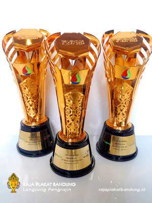 piala Vendor Day, piala penghargaan Vendor Day, trofi Vendor Day, piala event Vendor Day, piala lomba Vendor Day, piala juara Vendor Day, penghargaan Vendor Day, piala custom Vendor Day, trofi eksklusif Vendor Day, piala perusahaan Vendor Day, piala hadiah Vendor Day, piala kompetisi Vendor Day, trofi resmi Vendor Day, piala penghargaan bisnis, piala apresiasi Vendor Day, piala custom, custom piala, piala resin custom, custom piala resin, piala resin, piala resin custom bandung, piala bandung custom, custom piala terdekat, custom piala di bandung, piala custom murah, raja plakat bandung, souvenir premium, souvenir custom, raja plakat bandung