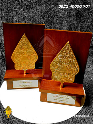 piala resin LKBB, trofi LKBB bahan resin, piala lomba LKBB, piala juara LKBB, piala turnamen LKBB, piala resin custom, trofi resin eksklusif, piala olahraga LKBB, penghargaan LKBB, piala resin ringan, piala kompetisi LKBB, piala event LKBB, piala hadiah resin, piala resin custom, custom piala resin, piala resin bandung, jual piala resin, desain piala resin, raja plakat bandung, souvenir premium, piala custom