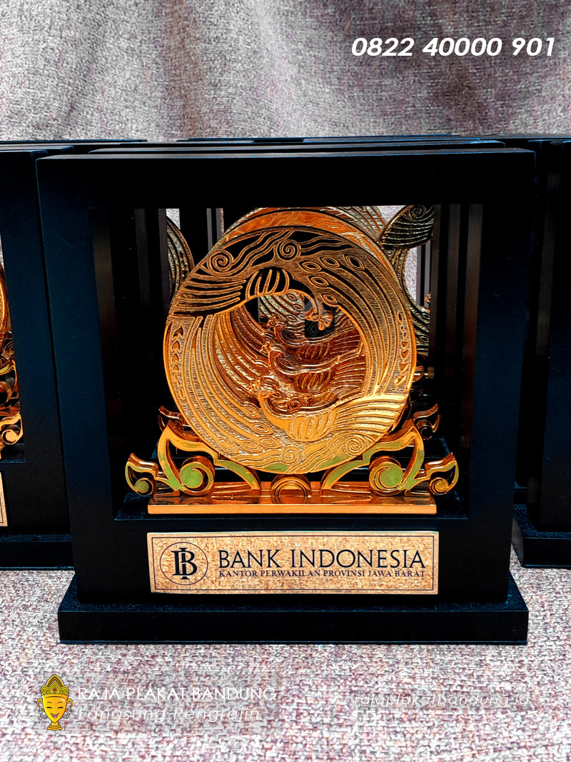 plakat bank indonesia, plakat bi, plakat bank indonesia award, plakat penghargaan bank indonesia, plakat bank indonesia resmi, plakat instansi bank indonesia, plakat lembaga bank indonesia, plakat bank indonesia custom, plakat bank indonesia eksklusif, plakat bank indonesia murah, harga plakat bank indonesia, pesan plakat bank indonesia, bikin plakat bank indonesia, plakat bank indonesia kayu, plakat bank indonesia akrilik, plakat bank indonesia logam, plakat bank, plakat perbankan, plakat penghargaan bank, plakat instansi bank, plakat lembaga bank, plakat bank custom, plakat bank eksklusif, plakat bank murah, harga plakat bank, pesan plakat bank, bikin plakat bank, plakat bank kayu, plakat bank akrilik, plakat bank logam