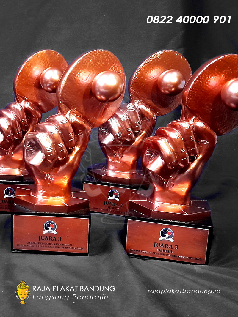 piala pingpong, piala tenis meja, piala kejuaraan tenis meja, piala turnamen pingpong, piala pingpong custom, piala olahraga tenis meja, piala lomba pingpong, piala pingpong akrilik, piala pingpong resin, piala pingpong logam, piala resin, piala resin custom, piala resin premium, piala resin elegan, piala resin penghargaan, piala resin kejuaraan, piala resin perusahaan, piala resin instansi, piala resin olahraga, piala resin eksklusif,