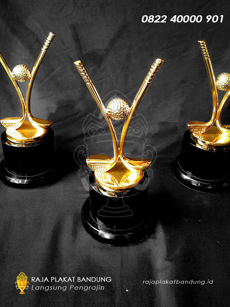 piala custom golf bahan logam