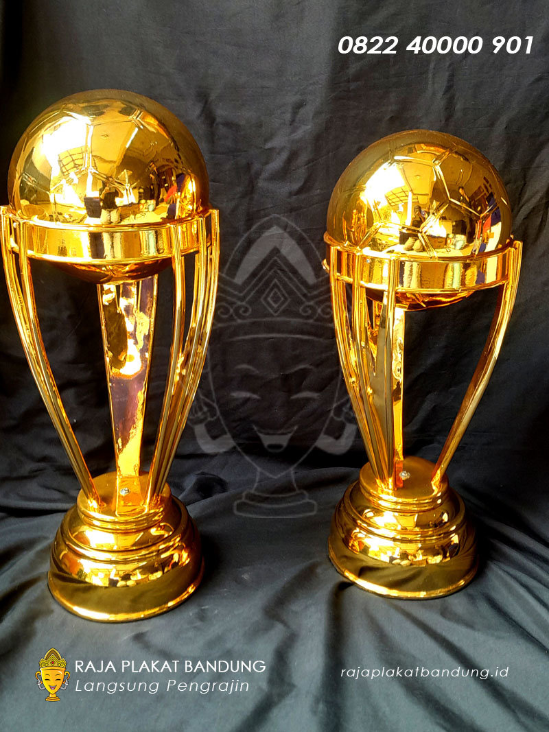 piala sepakbola custom bahan logam