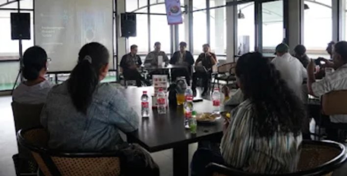 img-1790694502.jpg