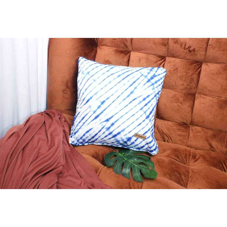 Sarung bantal Motif Shibori