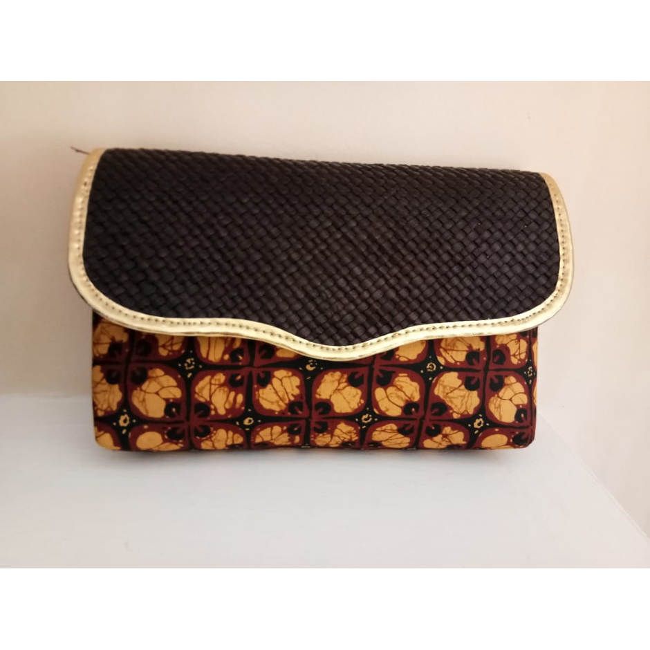 Gitasa Clutch