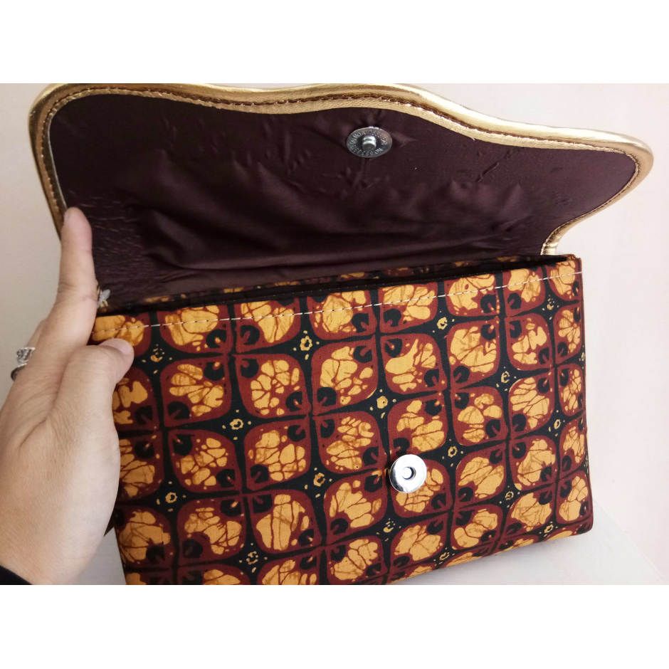 Gitasa Clutch