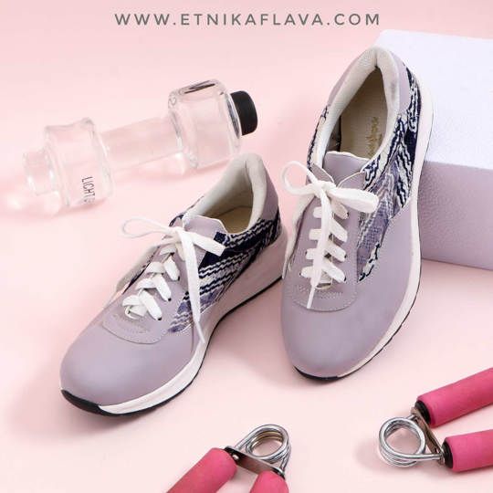Jahara Sneakers in Lilac