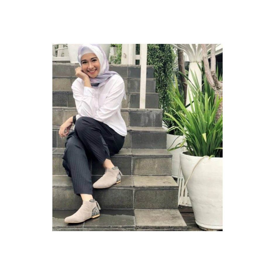 Kartika Grey Boots