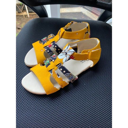 Trixie Yellow Flatshoes