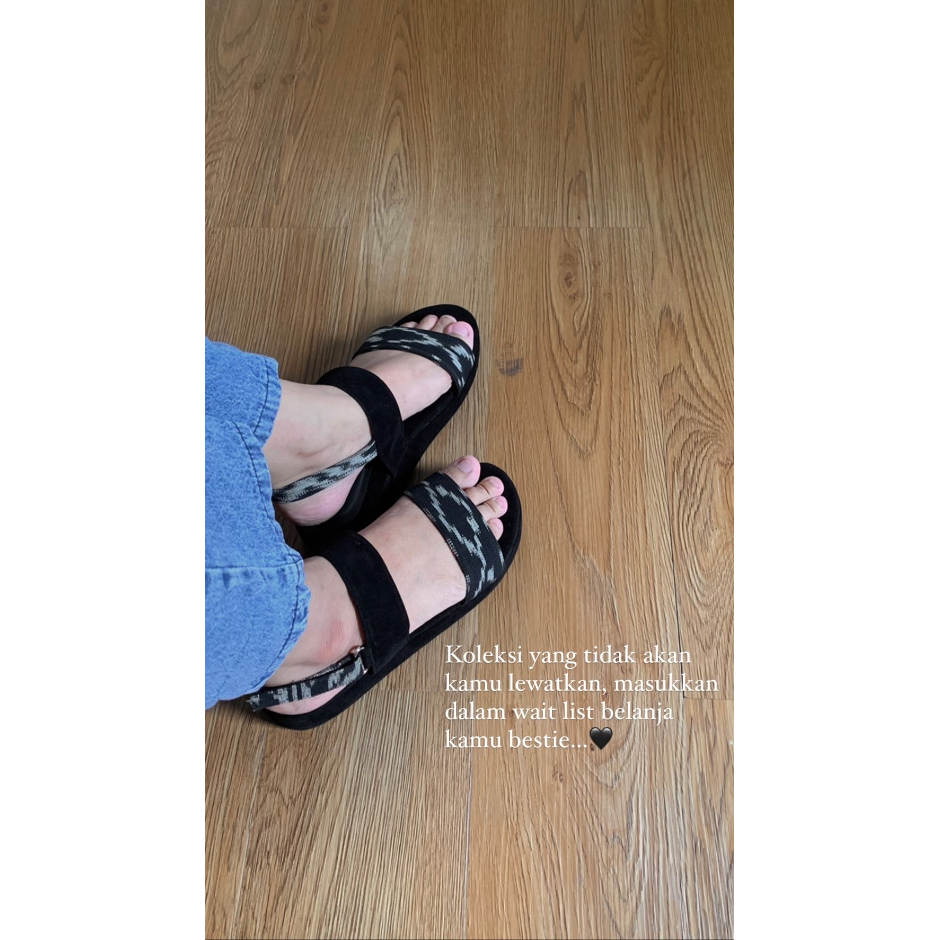 Mariri Platform sandals