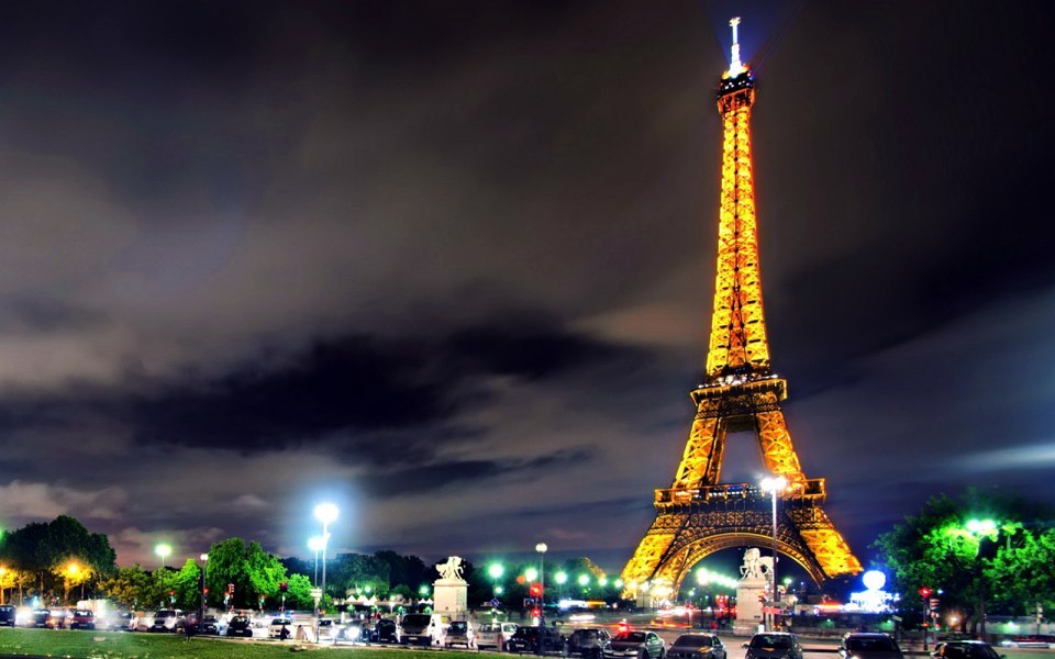 Come Paris to Get Romantic Place for Your Couple