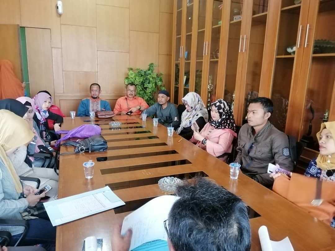 Fasilitasi Kemitraan DPKUKM dan PLUT dengan Yogya Dept. Store