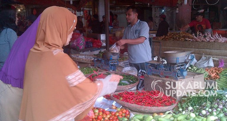Harga Cabai Merangkak Naik, DPKUKM dan Disnak Kabupaten Sukabumi Sidak Pasar