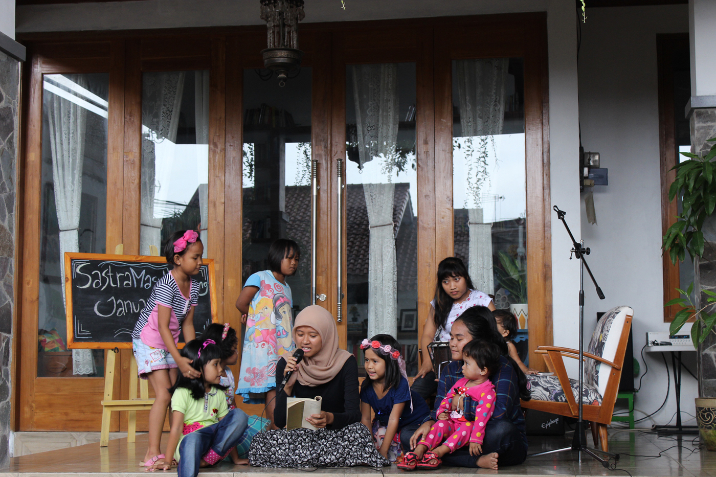 Sastra masuk kampung, gerakan anak muda memasyarakatkan sastra