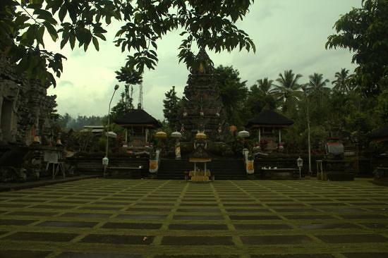 Pura Mandara Giri Semeru: Dibangun untuk kedamaian