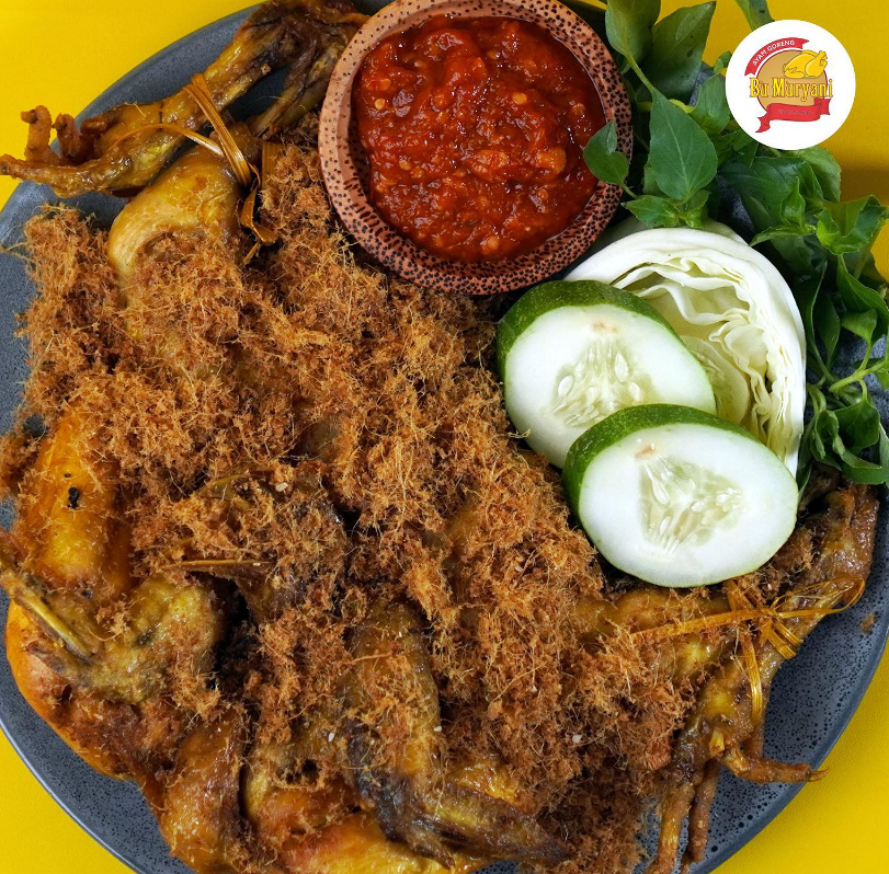 Memilih Ayam Goreng Bu Muryani untuk Ater-Ater Anda
