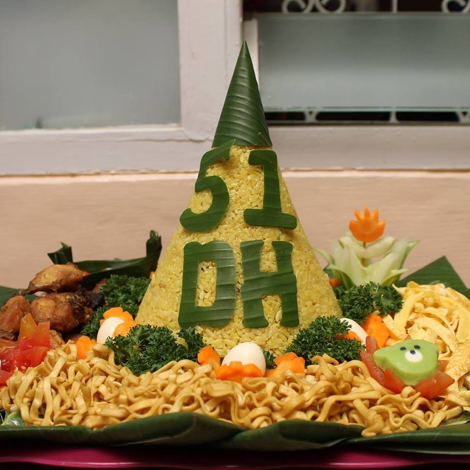Lomba Menghias Tumpeng dan Vocab Competition, dalam rangka memperingati Milad Darul Hikam ke-51