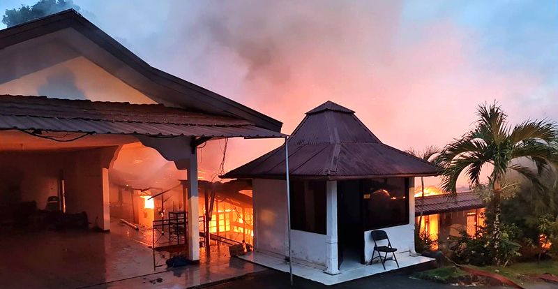 Kebakaran di Rumdin Polda Papua, 6 Unit Kendaraan Pemadam Dikerahkan