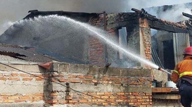 Kebakaran Landa Pemukiman di Bekasi, 7 Kendaraan Pemadam Dikerahkan