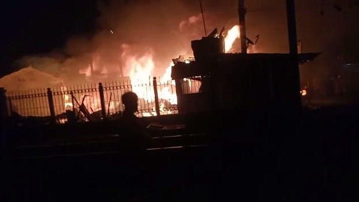 Rumah di Grogol Petamburan Kebakaran, 17 Unit Damkar Dikerahkan
