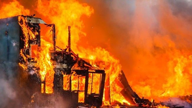 Kebakaran Rumah Tahfodz di Makasar, Belasan Unit Mobil Pemadam Kebakaran Dikerahkan