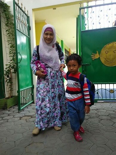 PANTULAN CAHAYA LENTERA